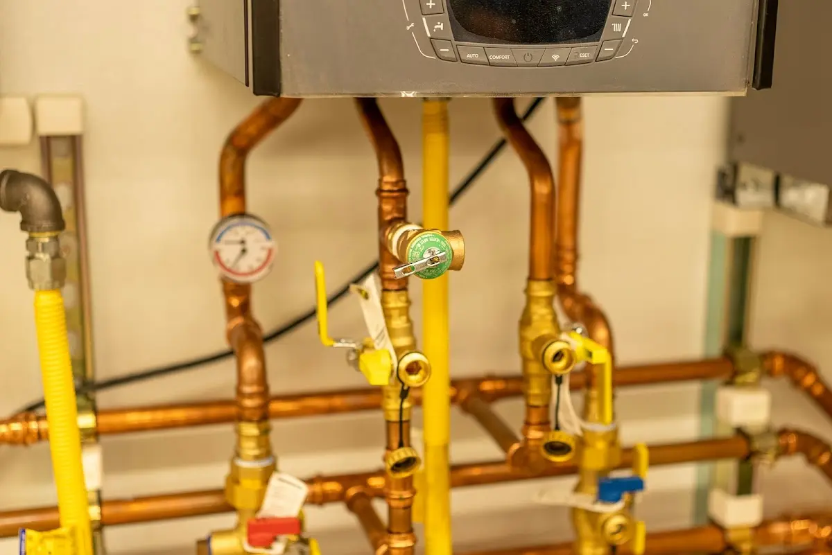 Licensed technician providing Slab Leak Repair for a homeowner in Chickamauga